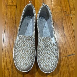 NWOB Clarks Cloudsteppers US 11 M New Natural Breeze Step